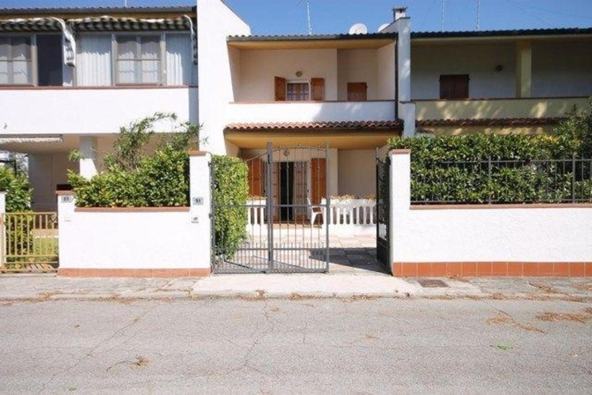 Ferienhaus In Lido Delle Nazioni Mit Grossem Garten 외부 사진
